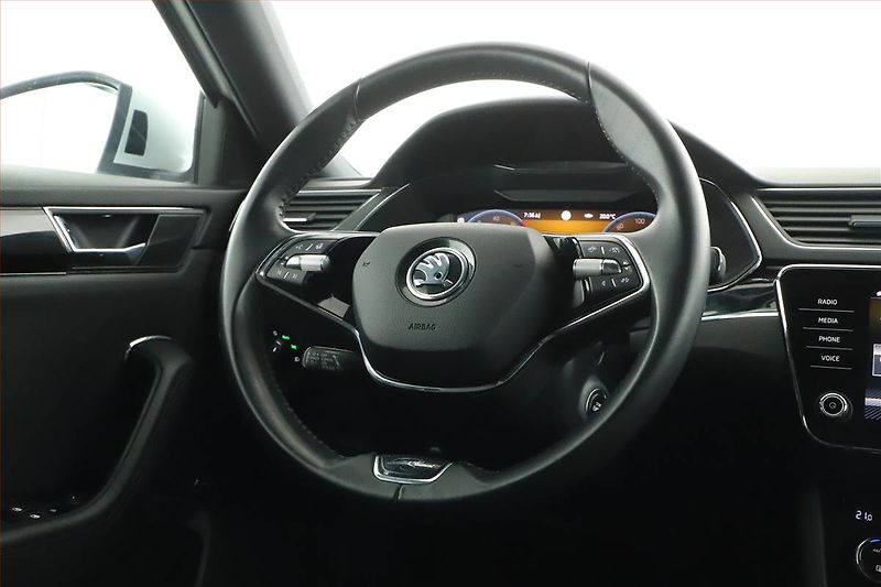 Škoda Superb (2022) Laurin&Klement 2.0 TDI - fotka 11 z 25