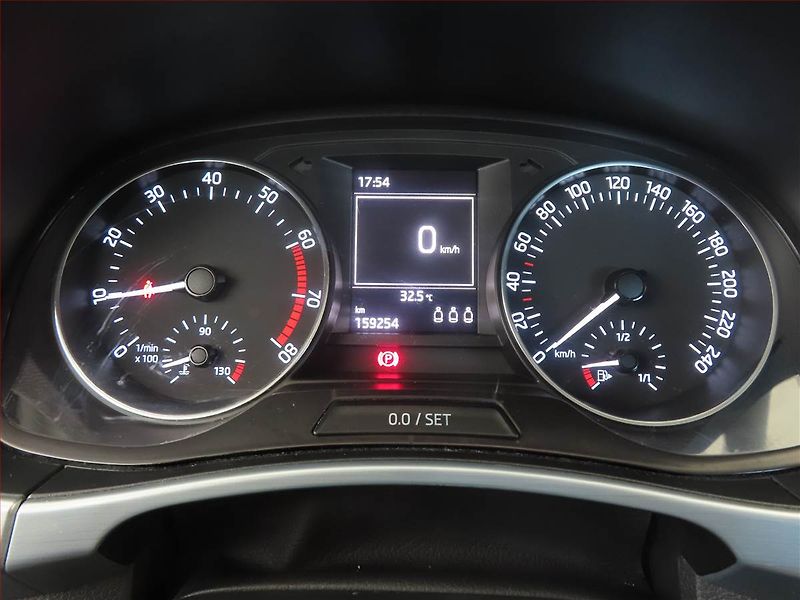 Škoda Fabia (2015) Ambition 1.2 TSI, Tempomat - fotka 11 z 13