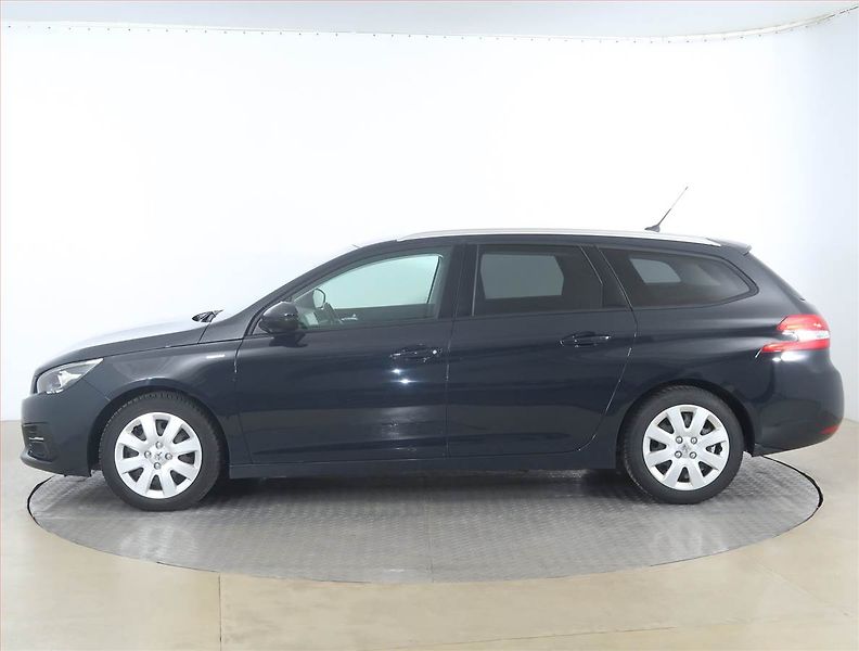 Peugeot 308 (2019) 1.2 PureTech, Serv.kniha - fotka 3 z 17