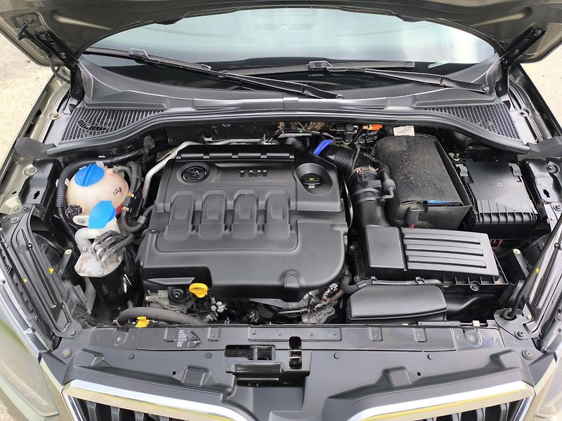 Škoda Yeti (2015) 2.0TDi DOLOŽENÉ KM - fotka 25 z 27