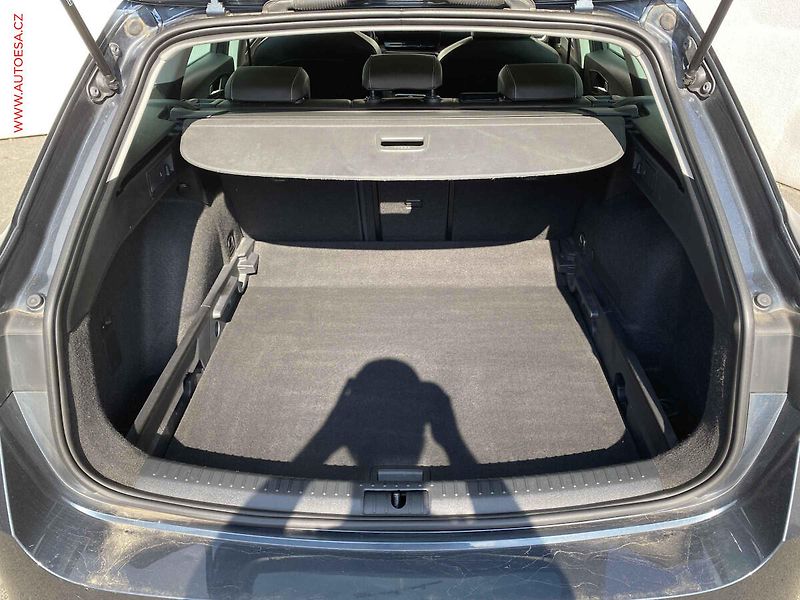 Seat Leon (2021) 2.0 TDi, Xcellence, DSG, TZ - fotka 7 z 20