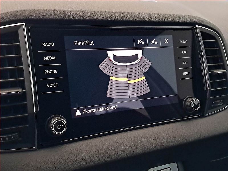 Škoda Karoq (2018) 1.5 TSI, Automat, Tempomat - fotka 18 z 18