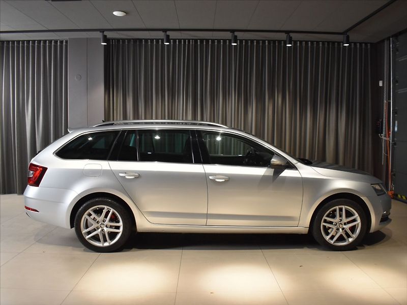 Škoda Octavia 2,0 2,0TDi Style Tažné,Canton - fotka 3 z 21