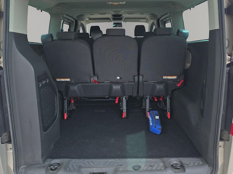 Ford Tourneo Custom (2016) 2.0 TDCi 96kW, L2 ČR, 1. Maj., - fotka 20 z 20