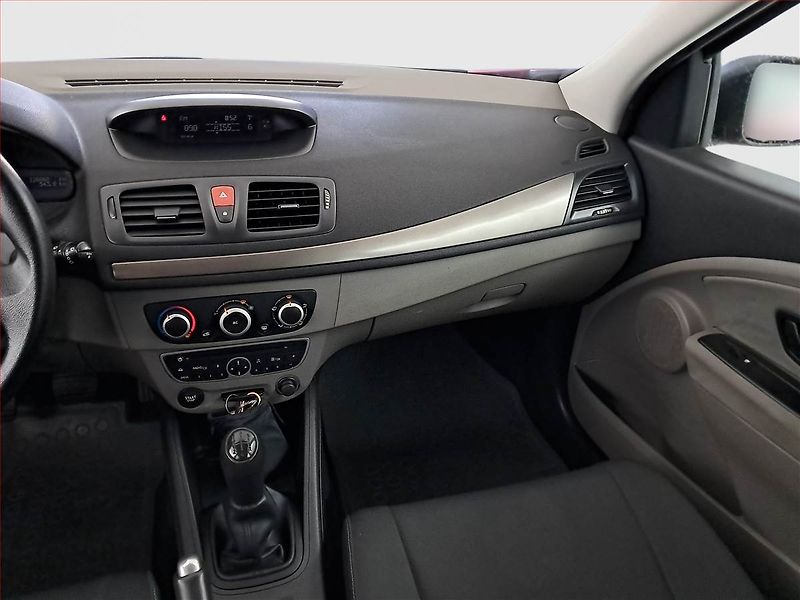 Renault Mégane (2009) 1.6 16V, Serv.kniha, nová STK - fotka 8 z 14