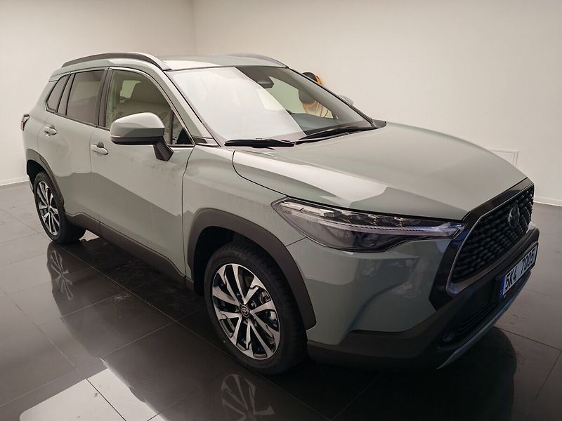 Toyota Corolla Cross 2.0 Hybrid Style Tech - fotka 3 z 14