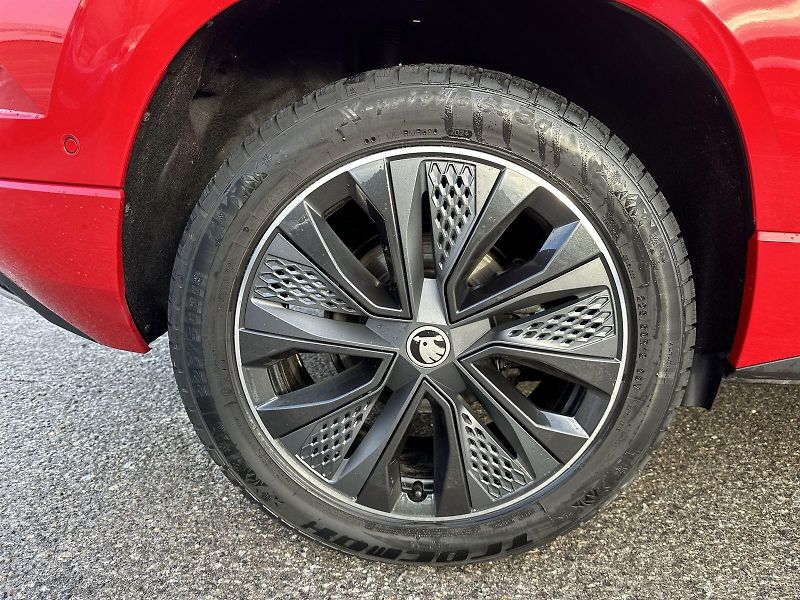 Škoda Karoq (2025) 2.0 TDI 4x4 DSG Sportline - fotka 32 z 33