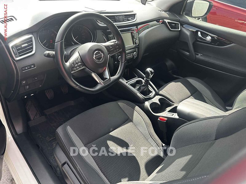 Nissan Qashqai (2021) 1.3 DIG-T, ČR, Xenon, AC - fotka 3 z 3