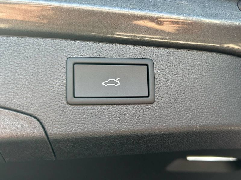 Volkswagen Passat (2026) 2.0 TDI 7DSG R-Line - fotka 28 z 35