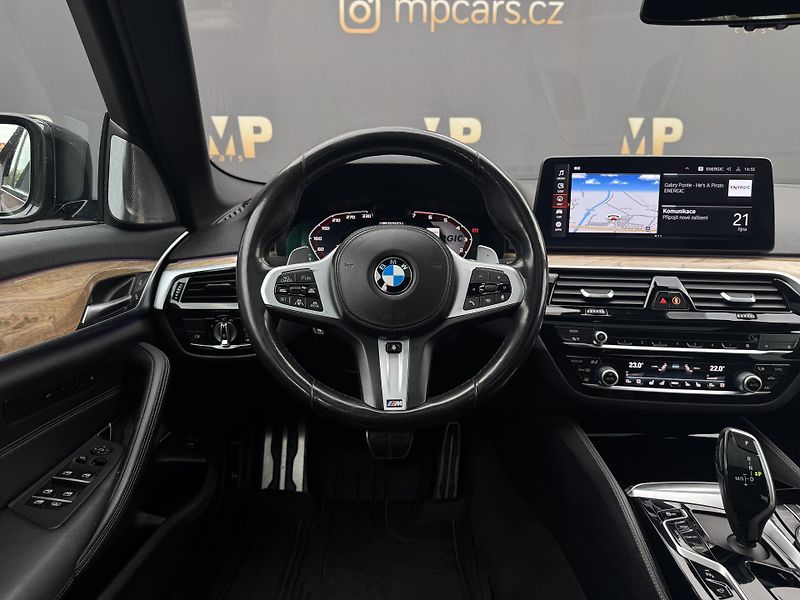 BMW Řada 5 (2021) M550i xDrive Laser, DPH, 1.Maj - fotka 12 z 59