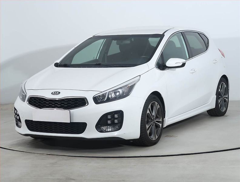 Kia Ceed (2016) GT Line 1.0 T-GDI, Navi - fotka 2 z 22