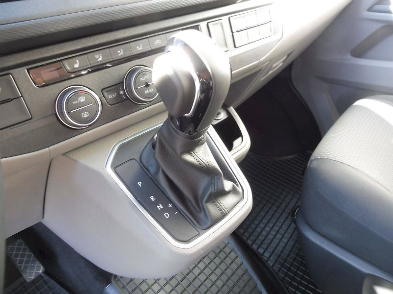 Volkswagen Caravelle (2025) Trendline DR 2,0 TDI 150kW DSG - fotka 11 z 29