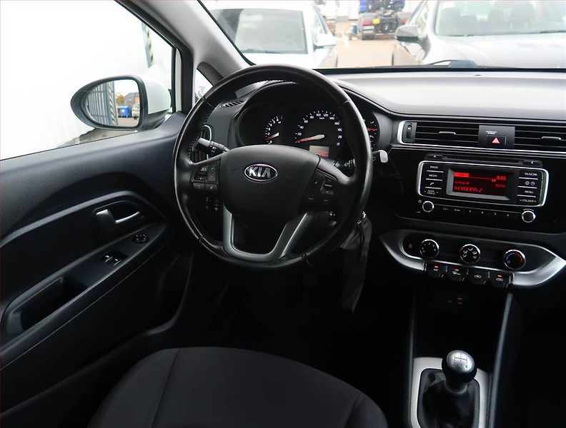 Kia Rio (2016) 1.25 CVVT, Serv.kniha - fotka 7 z 18