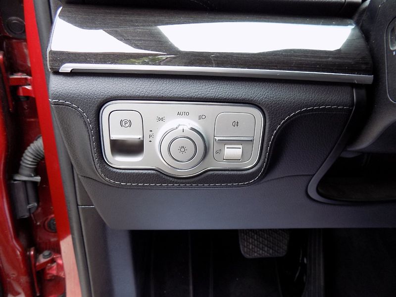 Mercedes-Benz GLE (2019) 300d/4-Matic/Full-Led/ - fotka 27 z 48