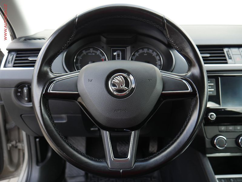 Škoda Octavia (2017) 1.0 TSl, 1.maj,ČR, Ambition - fotka 16 z 18