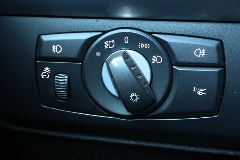 BMW X6 30d, Webasto, LED, HUD, Tažné - fotka 26 z 37