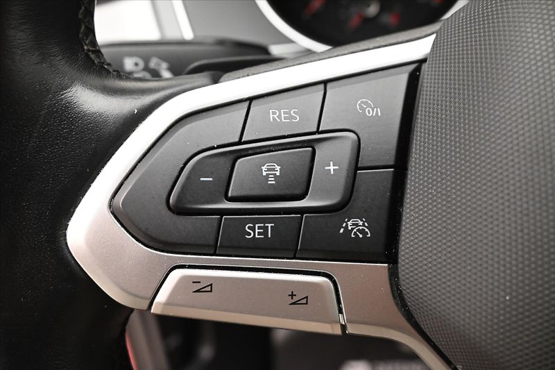 Volkswagen Passat 2,0 TDI 110 KW DSG BUSINESS Zá - fotka 24 z 31