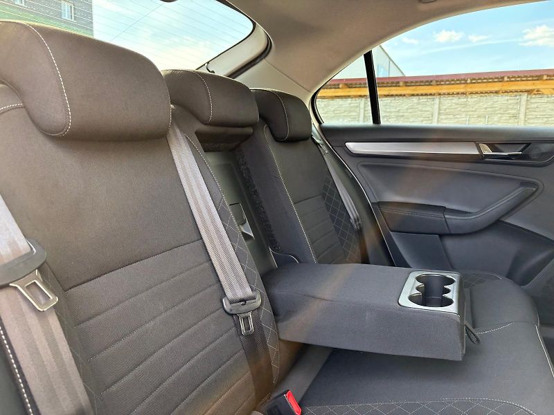 Škoda Rapid 1.0TSI 81kW STYLE, ČR, DPH - fotka 25 z 31