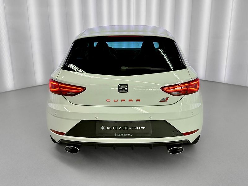 Seat Leon Cupra 300 2.0 TSI, 221 kW / 30 - fotka 6 z 25