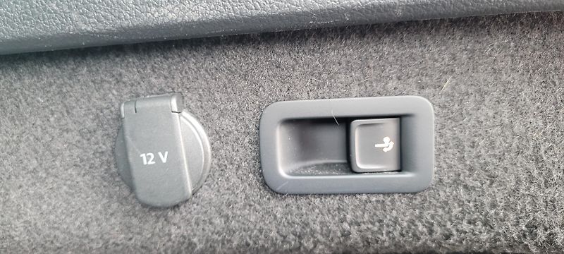 Volkswagen Passat (2017) Variant 2,0TDi 176kW DSG 4×4 - fotka 53 z 60