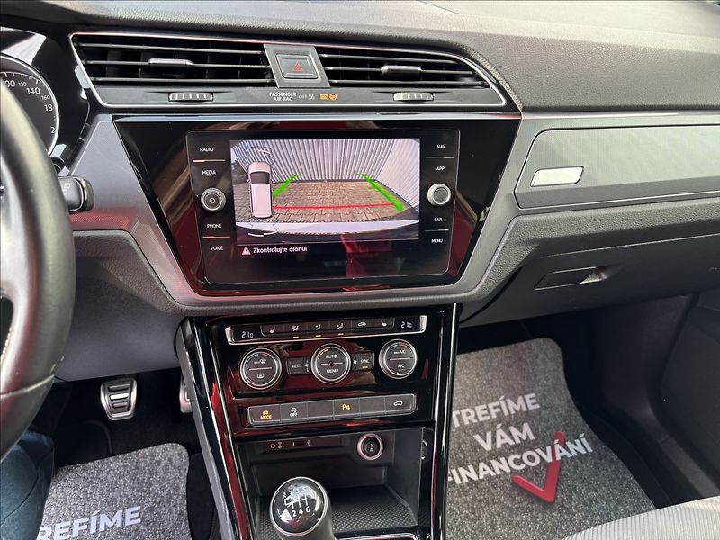 Volkswagen Touran 1.4 TSi R-line 7.míst - fotka 13 z 21