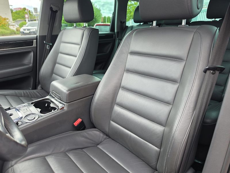Volkswagen Touareg (2006) 3.0TDI 165Kw King Kong - fotka 12 z 26