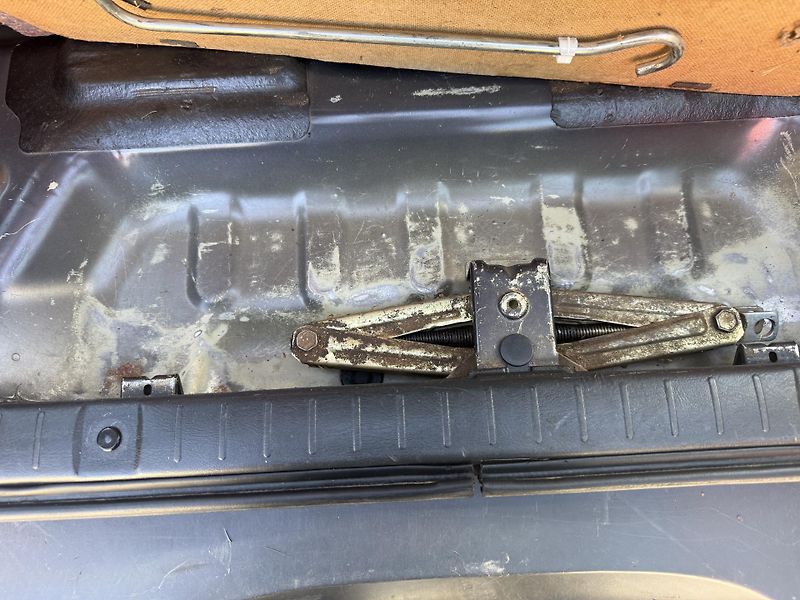 Suzuki Jimny 1,3i 4x4 TAŽNÉ - fotka 8 z 20