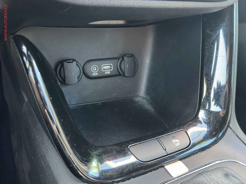 Kia Ceed (2019) 1.6 CRDi, 1.maj,ČR, servis - fotka 19 z 22