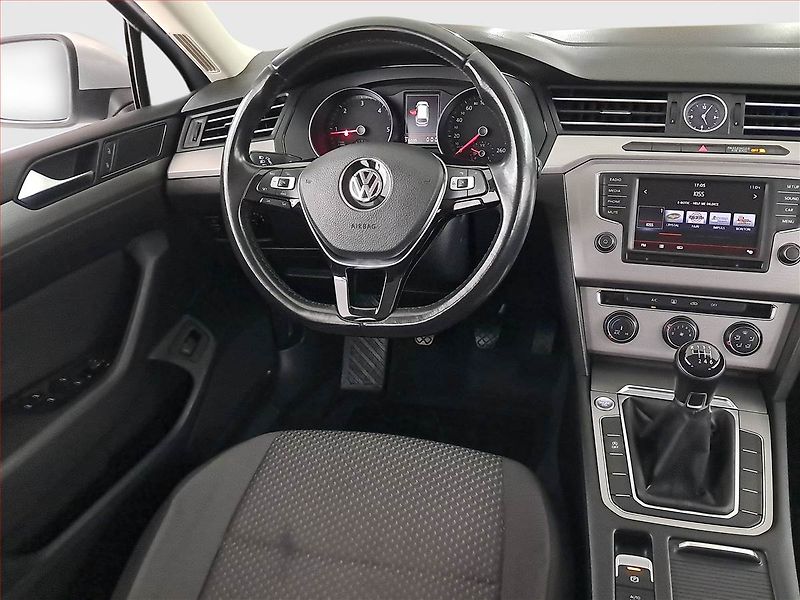 Volkswagen Passat (2016) 2.0 TDI, Tempomat - fotka 7 z 19