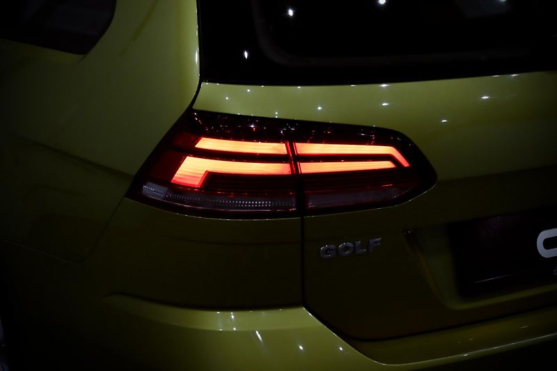 Volkswagen Golf 7 Facelift 1.4 TSI 92 kW - fotka 9 z 40