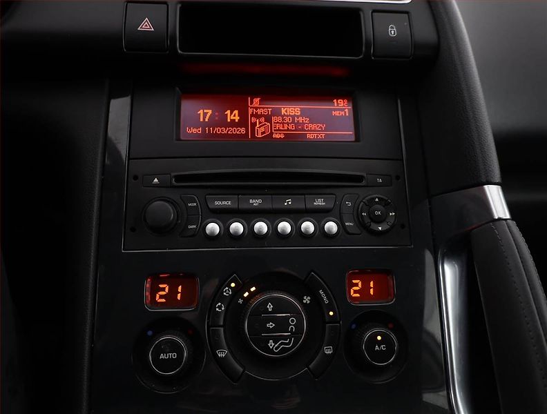 Peugeot 3008 (2015) 1.6 BlueHDi, Tempomat - fotka 9 z 15
