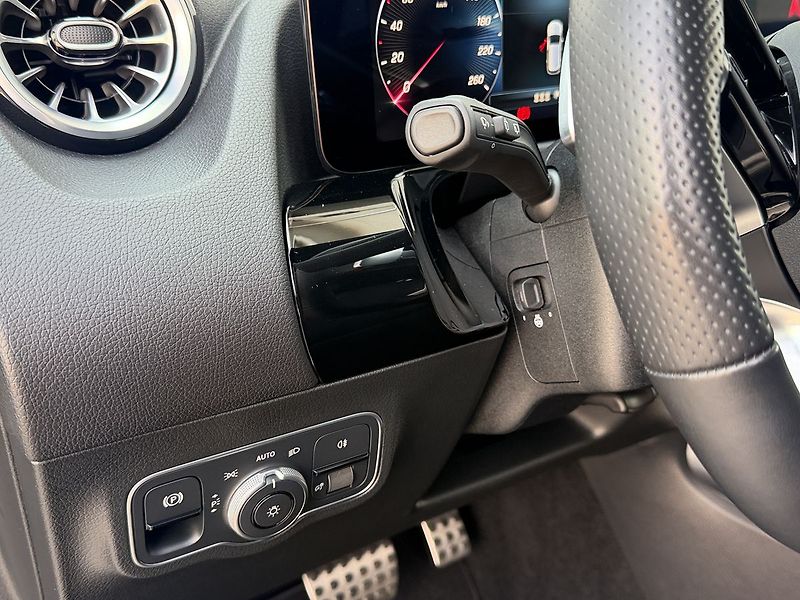 Mercedes-Benz Třídy B B 200d AMG Advanced - fotka 21 z 37