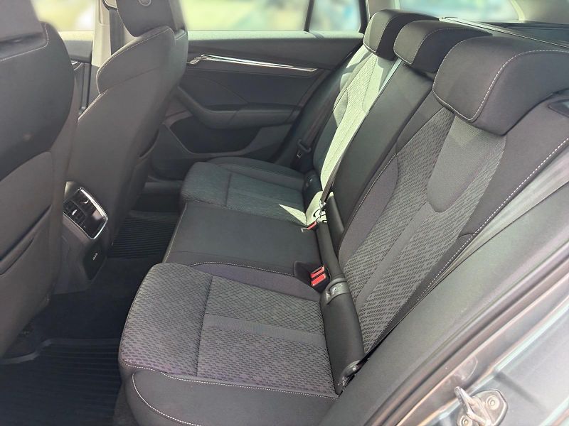 Škoda Octavia (2022) STYLE 2.0TSI 140kW DSG 4x4 CZ - fotka 8 z 11