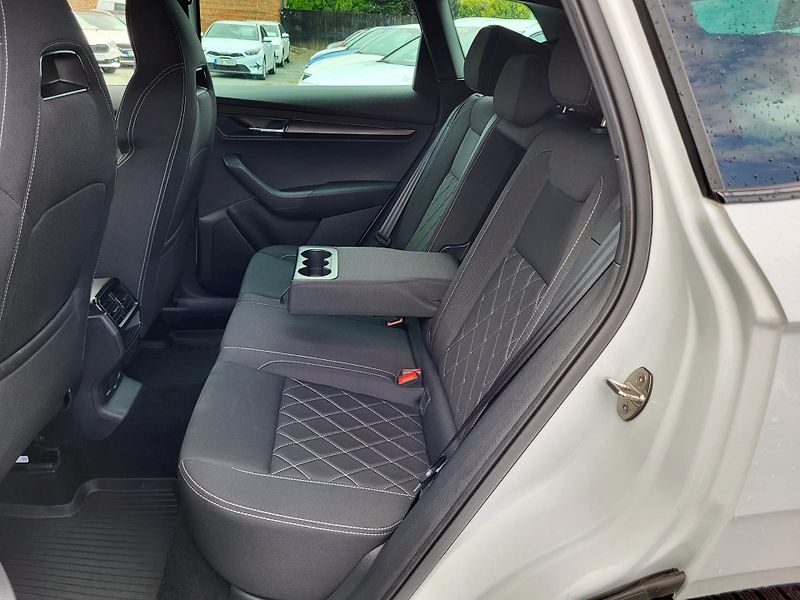 Škoda Karoq 1.5 TSI 110kW DSG SPORTLINE - fotka 8 z 48