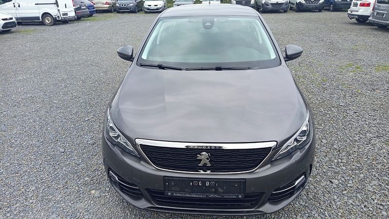 Peugeot 308 (2018) - fotka 12 z 36
