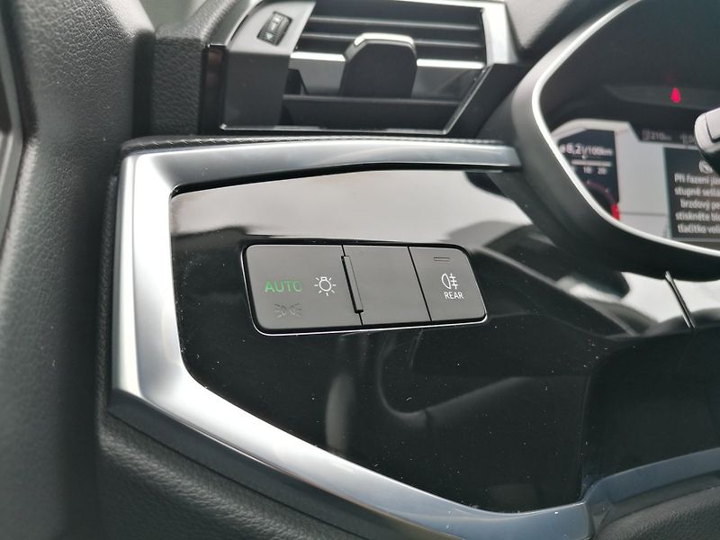 Audi Q3 (2022) SPORTBACK 2.0 35TDi S-Tronic - fotka 17 z 34