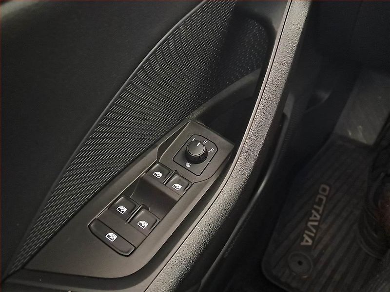 Škoda Octavia (2023) 1.5 TSI - fotka 14 z 14