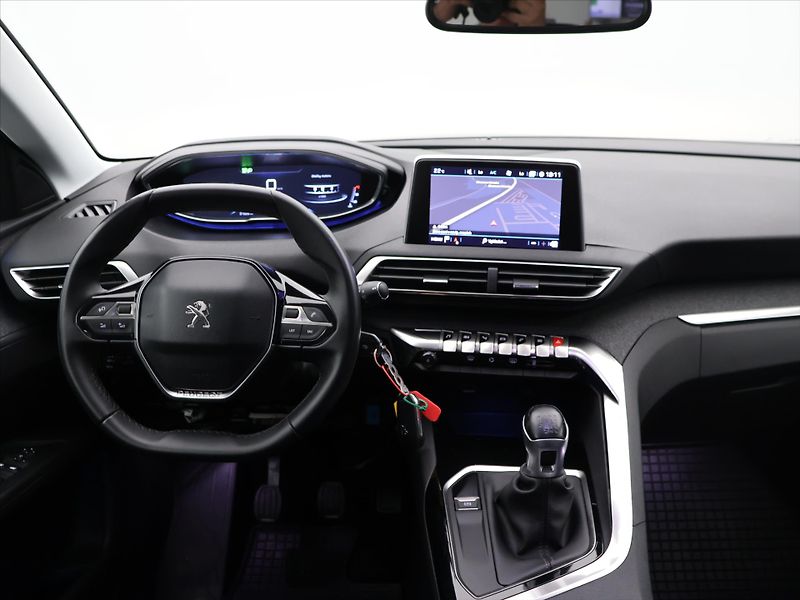 Peugeot 3008 1,2 PT 96kW CZ Allure 1Maj DPH - fotka 24 z 32