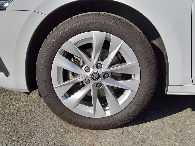 Škoda Octavia Ambition Plus 1.5 TSI 110kW 6M - fotka 10 z 20