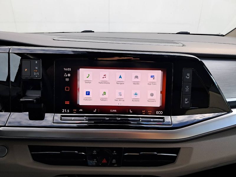 Volkswagen Multivan (2025) LONG Life 1.5 TSi P-HEV 130-18 - fotka 16 z 31