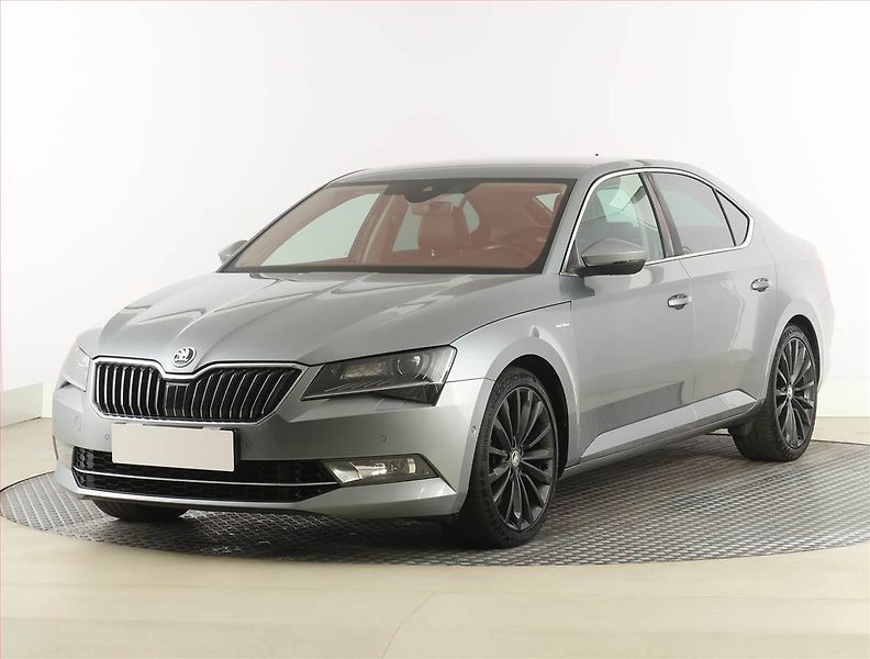 Škoda Superb (2016) Laurin&Klement 2.0 TSI - fotka 2 z 31