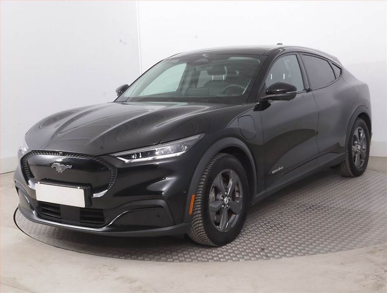 Ford Mustang Mach-E (2021) Standard Range RWD, SoH 94% - fotka 2 z 20