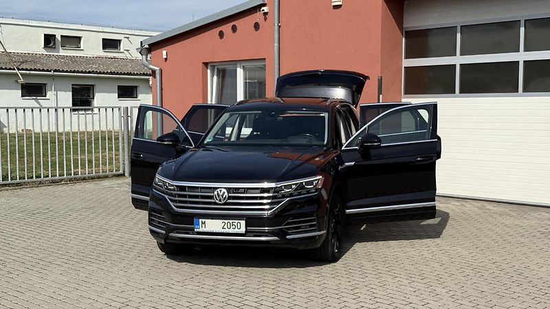 Volkswagen Touareg 3.0TDi*210kW*EXKLUSIVE* - fotka 23 z 24
