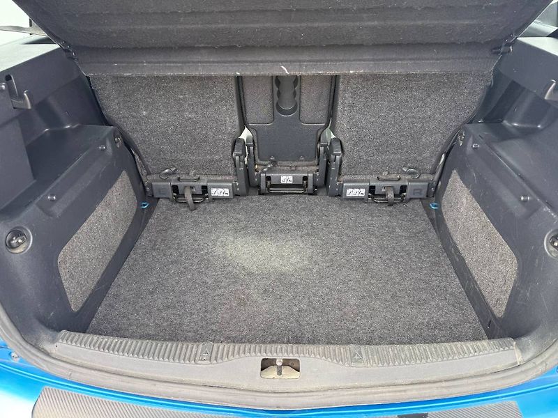 Škoda Roomster (2007) 1.6 16V 77 kW Ambiente - fotka 17 z 20