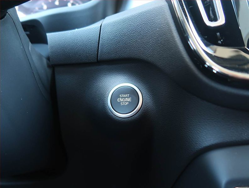 Volvo XC40 (2021) T3 - fotka 19 z 21
