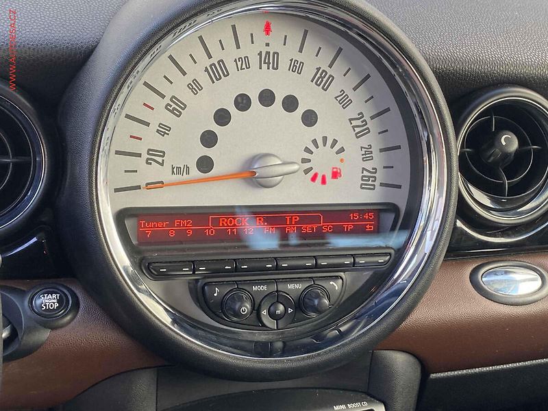 Mini Cooper (2012) 1.6i, AC, park.asist - fotka 13 z 13