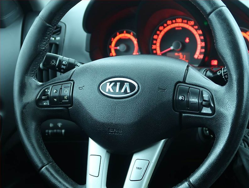 Kia Ceed (2011) 1.6 CVVT, ČR,1.maj, Serv.kniha - fotka 16 z 16