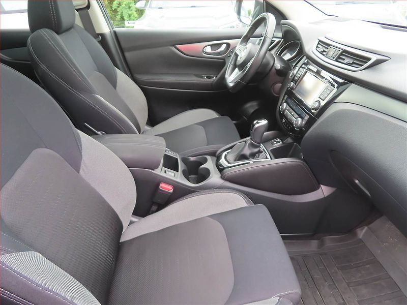 Nissan Qashqai (2017) N-Connecta 1.2 DIG-T, Automat - fotka 9 z 24