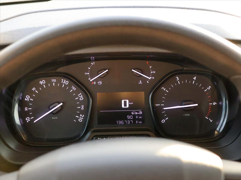 Peugeot Expert 1,5 HDI Klima 9-Míst Long DPH - fotka 17 z 32
