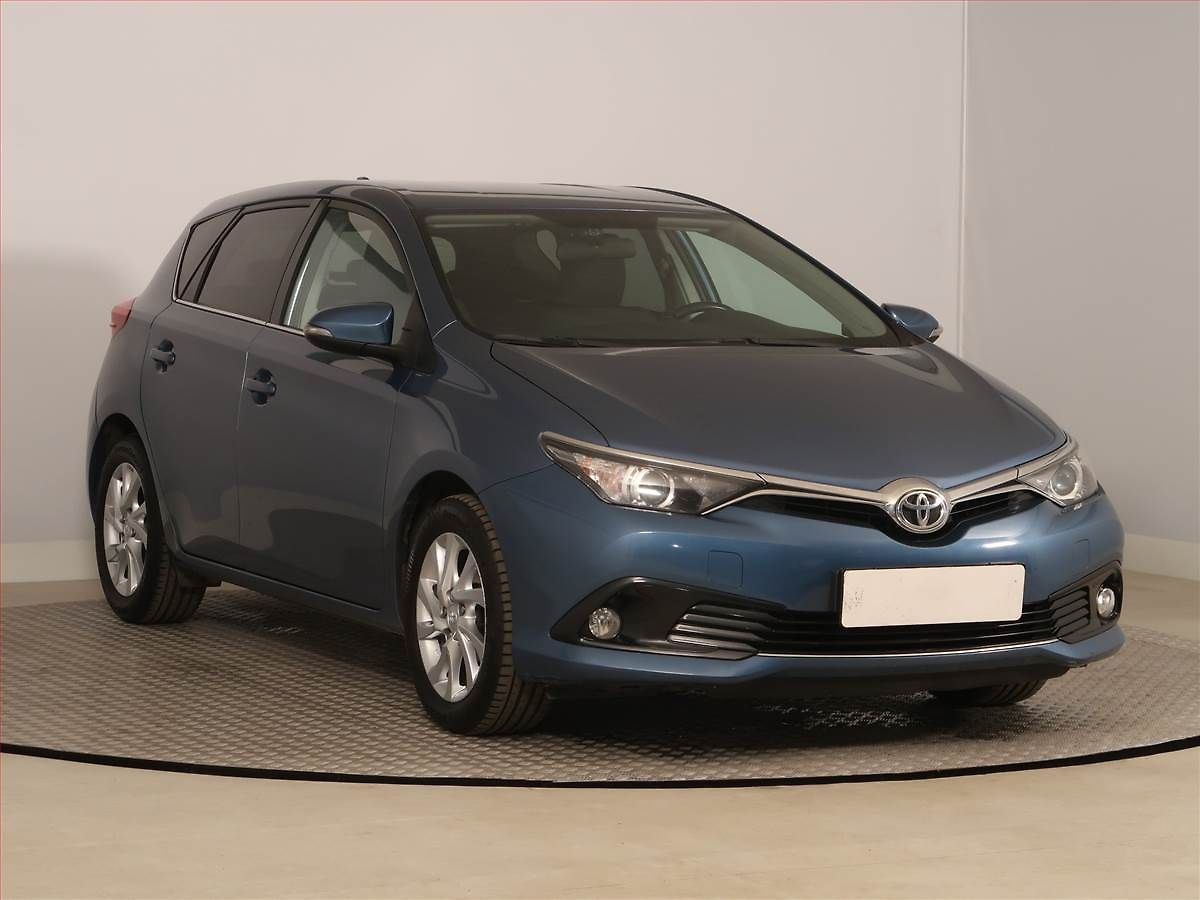 Toyota Auris 1.6 Valvematic, ČR,1.maj